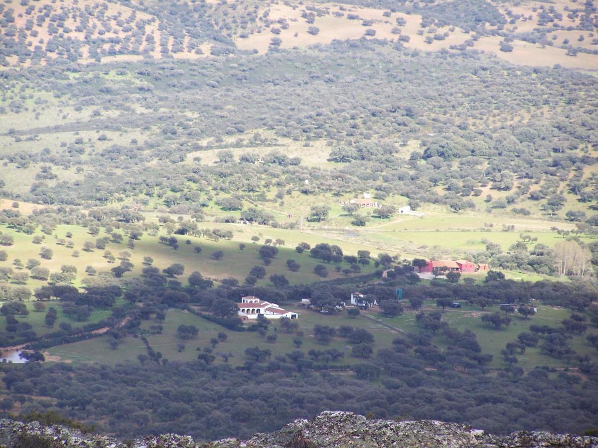 Casa Rural De La Finca Sierra Grande Hornachos Extérieur photo